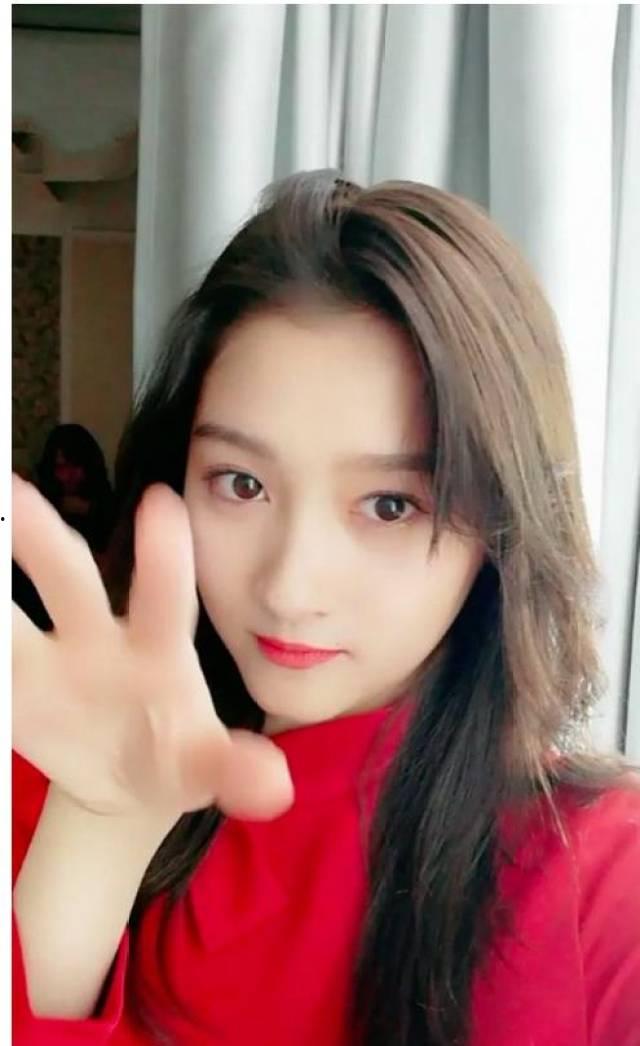 国产小v自拍视频免费,免费畅享个性瞬间